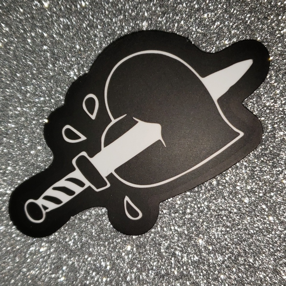 ART Gothic WATERPOOF Sticker heart stabbed